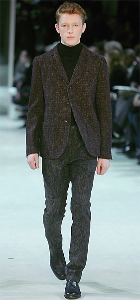 In January 2009 Cerruti presented the second men's wear collection created under the art direction of the Belgian Jean-Paul Knott and the new Cerruti president Florent Perrichon during the Paris Fashion Week.