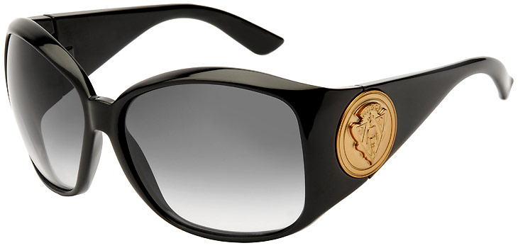 The Florentine fashion house Gucci combines rock'n'roll, Gucci's historic logo which shows a knight in armor carrying luggage and vintage shapes inspired by the 70ies in the new eyewear collections for women and men.