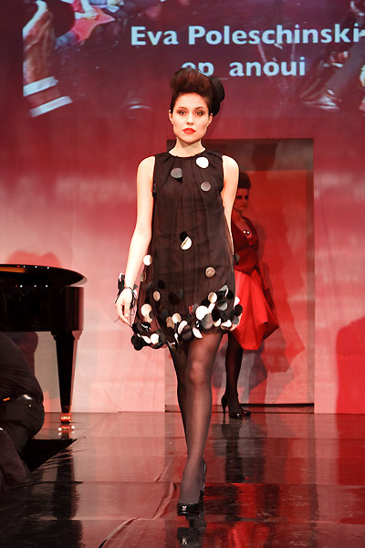 The Austrian designer Eva Poleschinski has presented her fall/winter 2009/10 collection 'Speculaire- Mirror' at the Ringstrassen Galerien Fashion Show on 22 April 2009 in Vienna. On occasion of the 6th Designer Award she was selected with one of her designs to be a finalist in the competition to the theme ‘A Remix Of The Golden 20’s’.