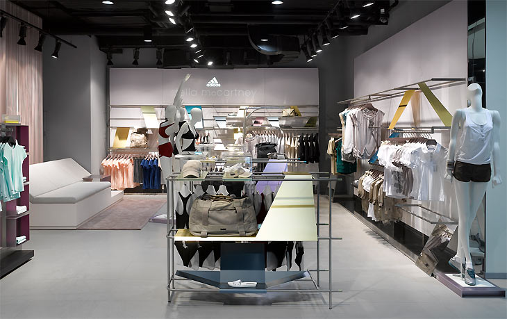 On four floors inside the new Sanlitun Village Shopping Center adidas invites to product presentations of both divisions Sport Performance and Sport Style including Originals, Stella McCartney and Y-3. 