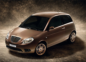Lancia will introduce the new Ypsilon Versus, styled by Versus, a Versace group brand for a young, dynamic audience, at the International Paris Motor Show in October 2008. Versace will also dress the models on the stand with garments. The styling will perfectly fit into the scenery of the exhibition space. 
